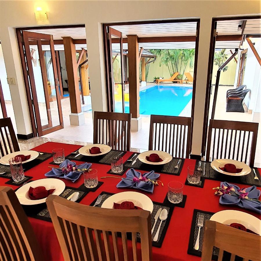 Orange Palm Pool Villaer *
